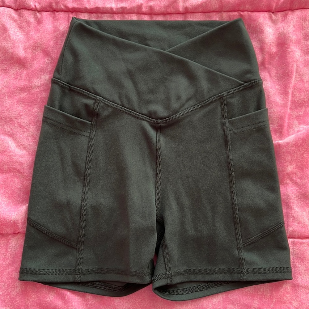 Gilly Hicks High-waisted 3'' Shorts